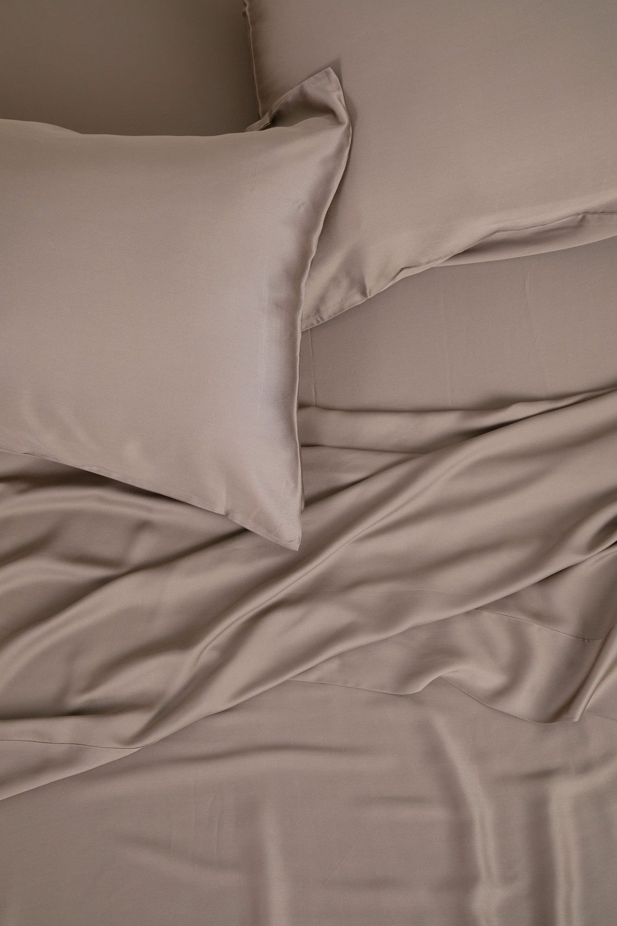 Bamboo Sateen Pillowcase Set in Truffle